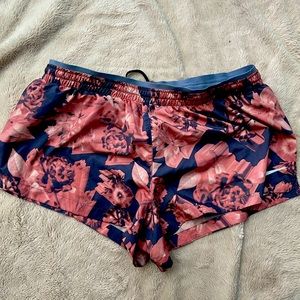Nike Dri Fit Flower Pattern Shorts • Large • Draw Strings and Liner